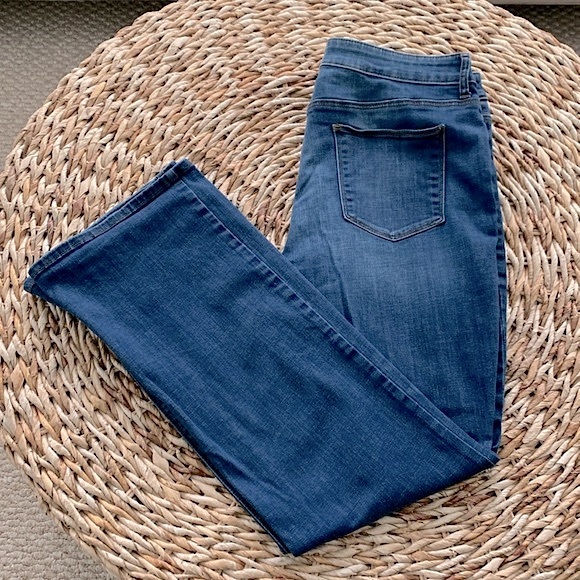 Chico’s Bootcut Jean 14 Short - Picture 4 of 14